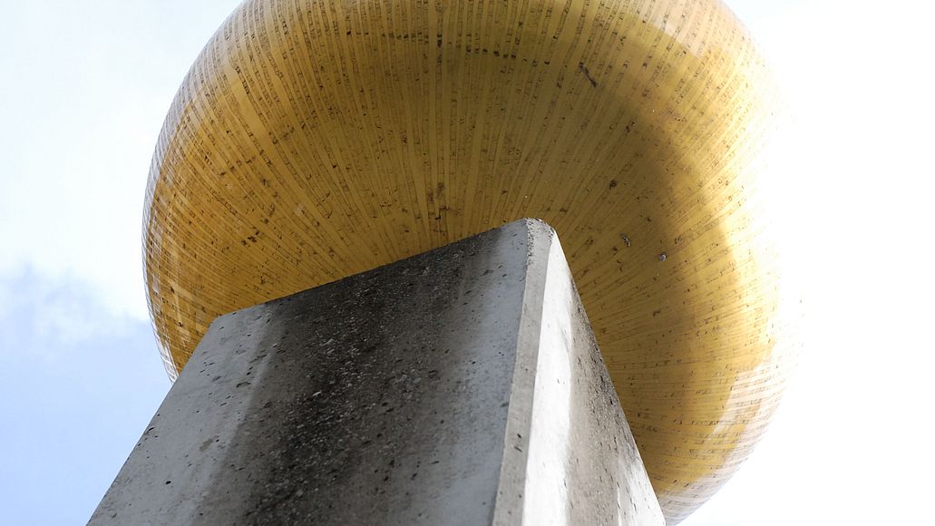 Planetenweg: Sonne im Innenhof des Deutschen Museums.