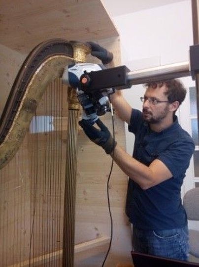 Analysis of metal components on the harp