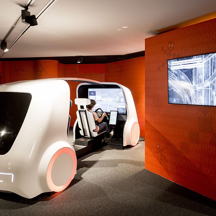Fahrsimulator zum autonomen Fahren im Deutschen Museum Bonn.