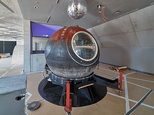 Deutsches Museum Nuernberg Raumkapsel Futon