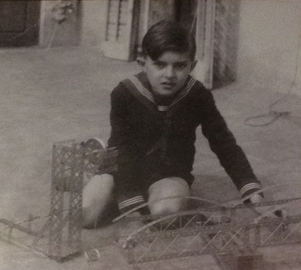 Junge, abgebildet mit einem Metall Konstruktionsset, 1930