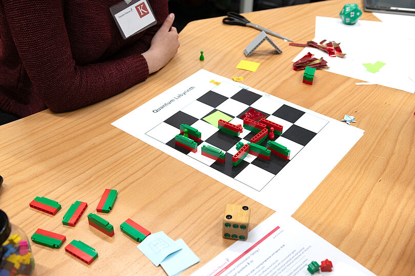 Spielbrett auf Tisch