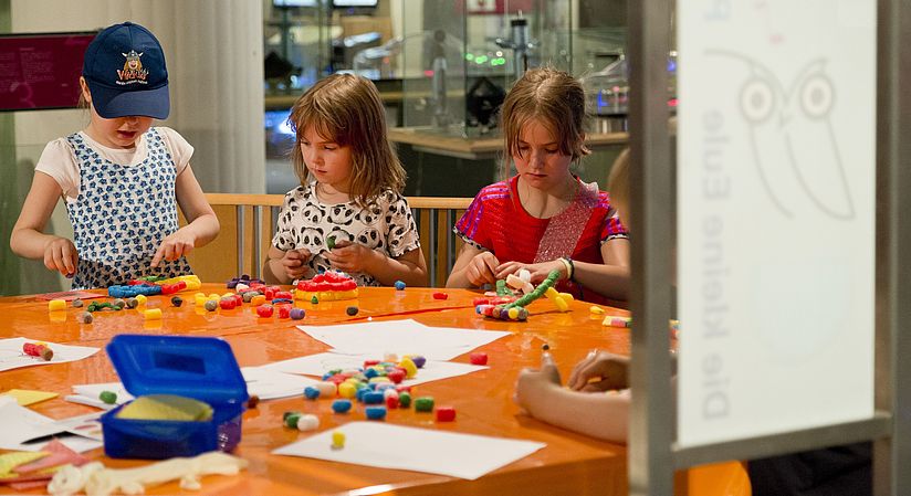 Workshop Basteln Bauen Begreifen mit Fischer TiP im Deutschen Museum Bonn.