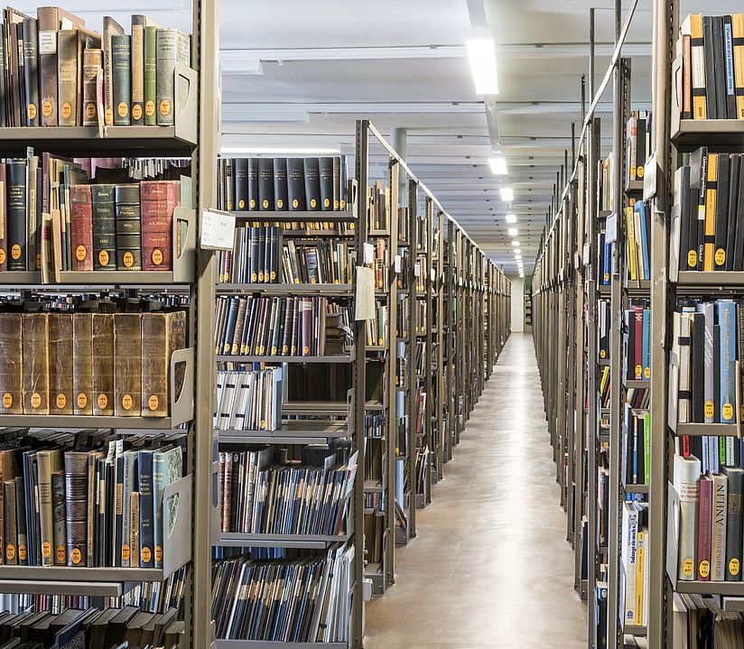 Bücherregale im Bibliotheksmagazin Bücherregale im Bibliotheksmagazin
