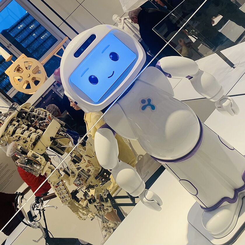 Roboter mit menschlichen Zügen