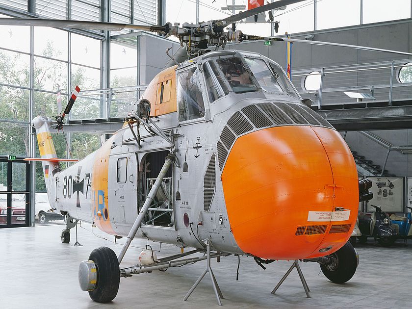 Hubschrauber Sikorsky H-34 G in der Flugwerft Schleißheim.