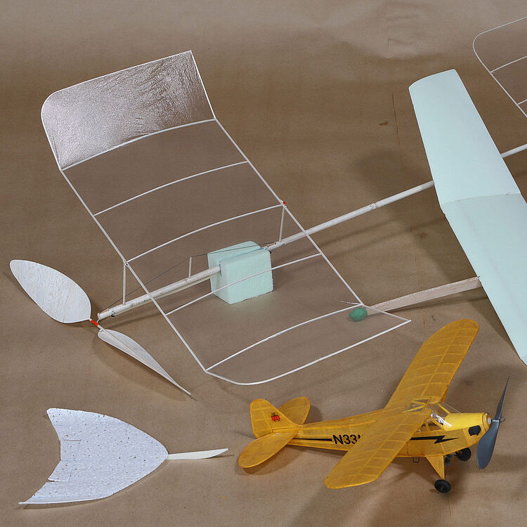 Verschiedene Saalflugmodelle.