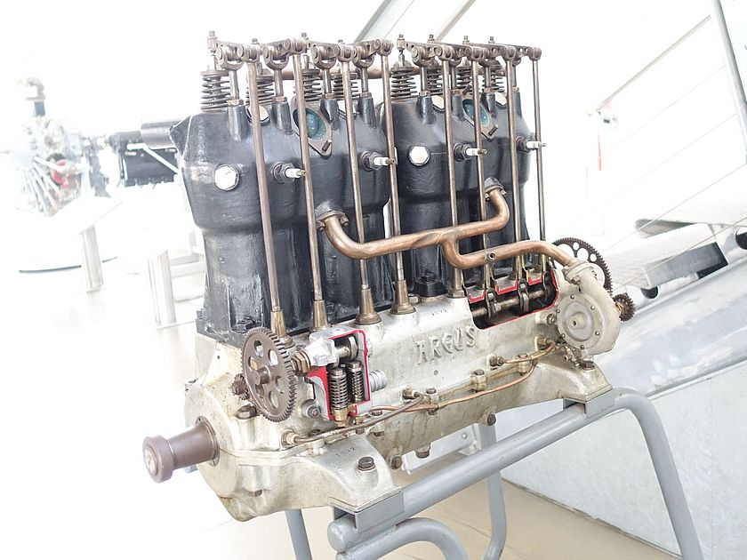 Flugmotor Argus Typ 4 in der Flugwerft Schleißheim.
