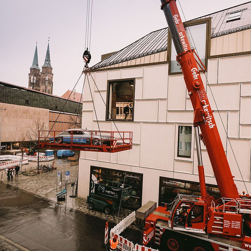 Großexponatausbringung im DMN.