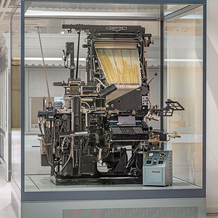 Linotype in der Ausstellung Bild Schrift Codes.