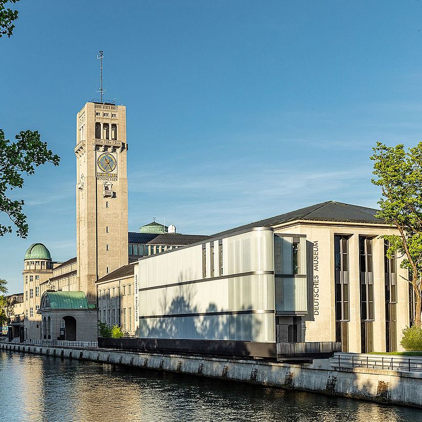 Blick auf die Museumsinsel mit dem Sammlungsbau.