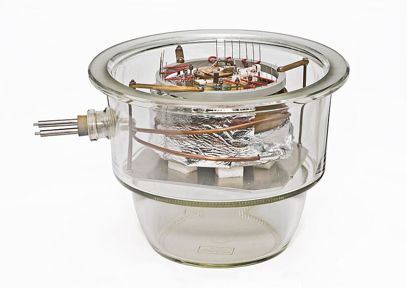 Erstes Rastertunnelmikroskop von IBM, Nachbildung