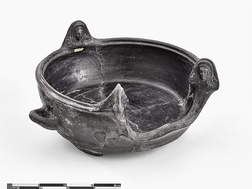 Etruskisches Feuerbecken (Bucchero), 6. - 5. Jh. v. Chr.