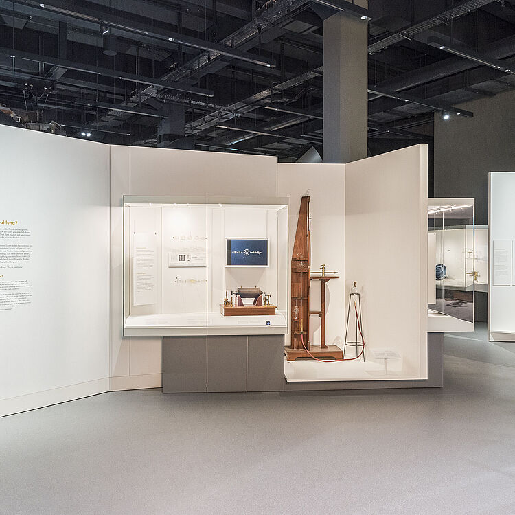 Themenbereich Strahlung der Ausstellung Atomphysik.