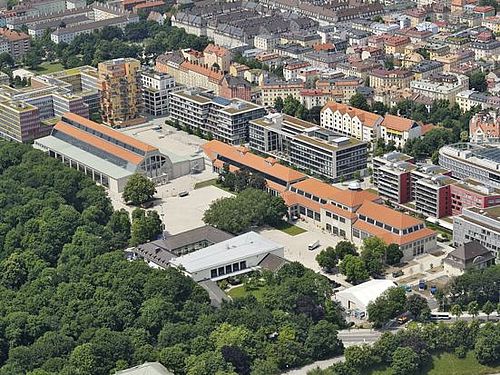 Ein Luftbild von Verkehrszentrum des Deutschen Museums.