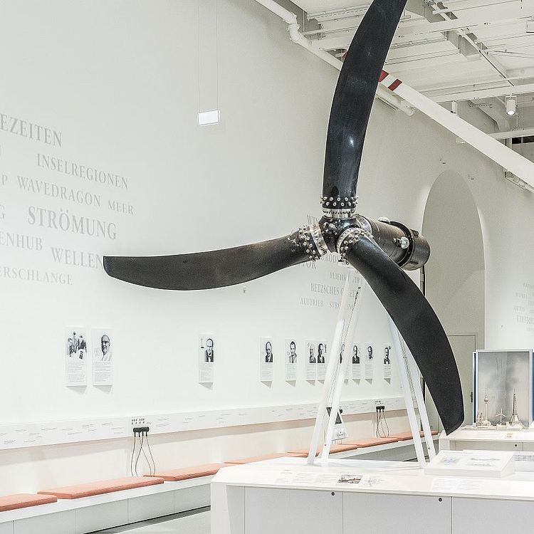 Ausstellung Energie und Motoren Energie Motoren Ausstellung Ansicht