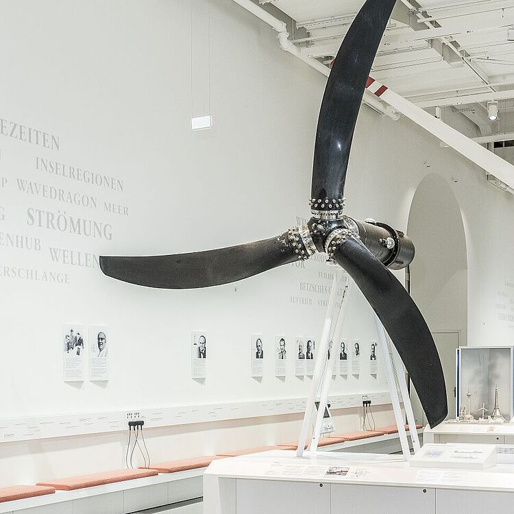 Ausstellung Energie und Motoren Energie Motoren Ausstellung Ansicht