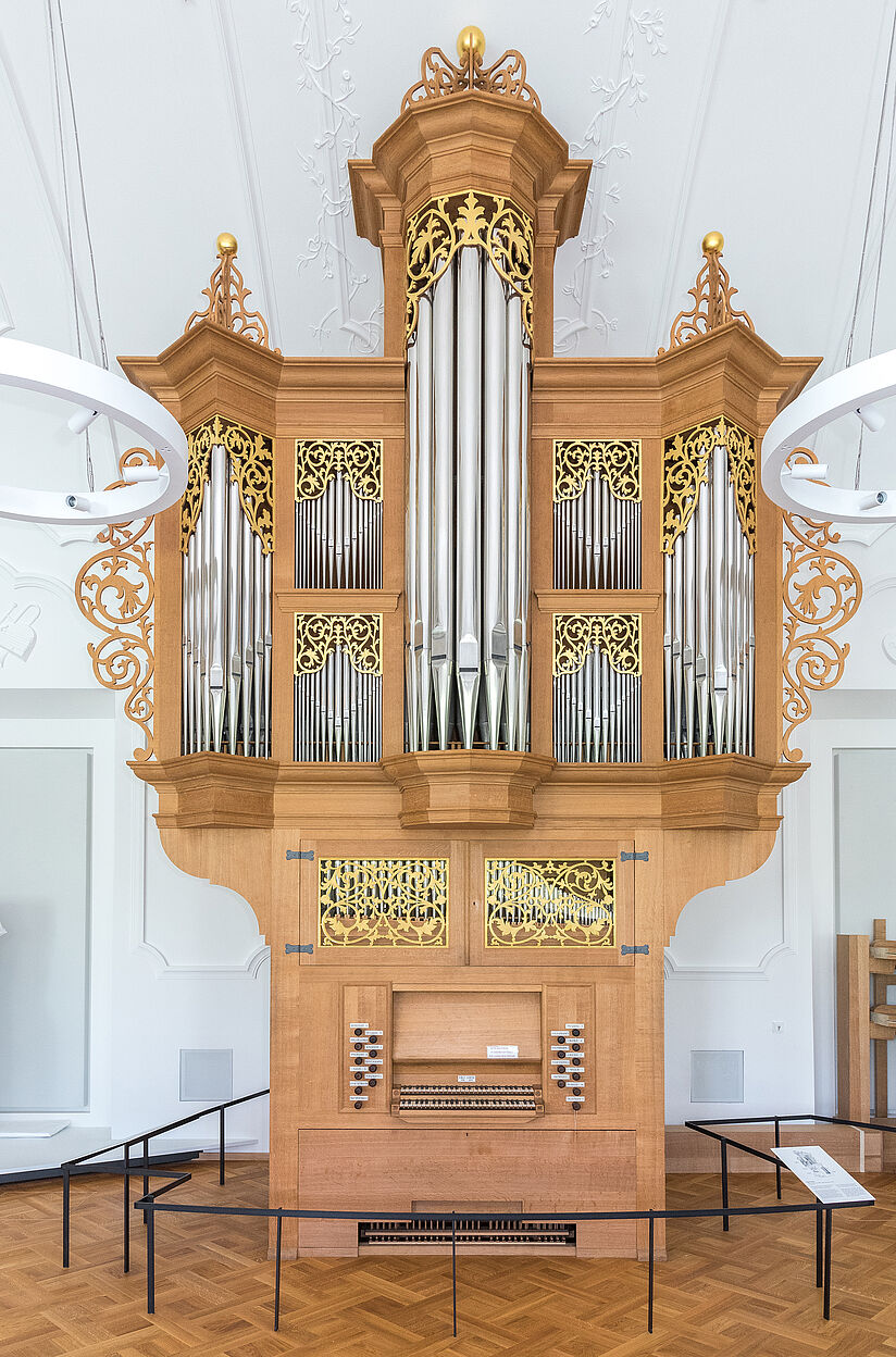 Orgel von Jürgen Ahrend in der Ausstellung Musikinstrumente.