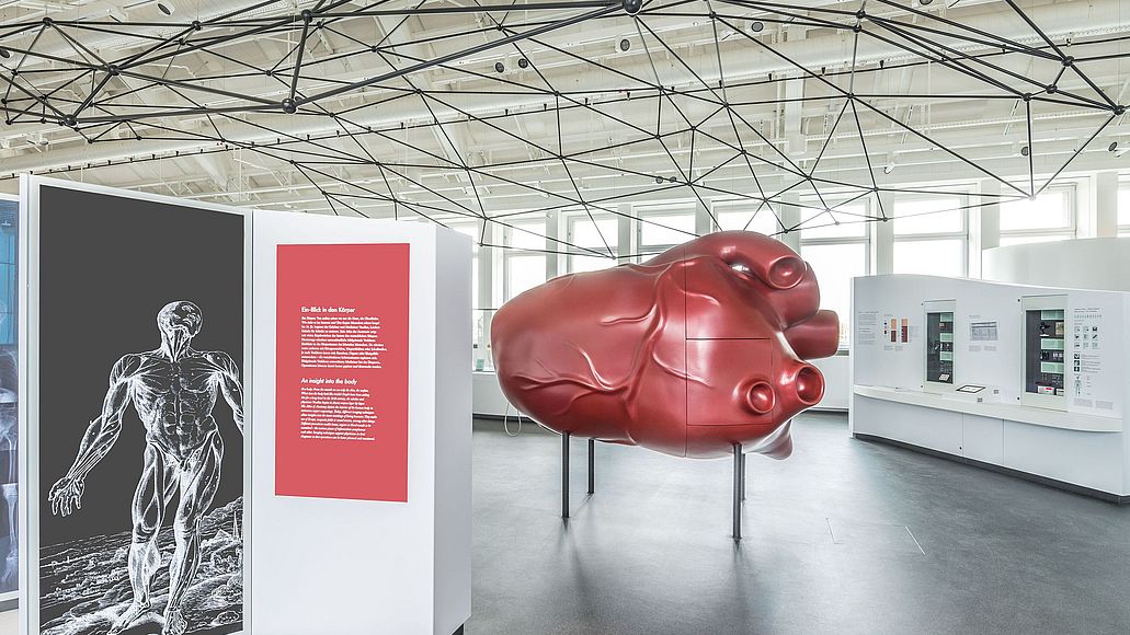 Überdimensionales Modell eines Herzens