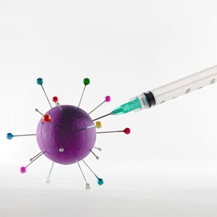 Spritze sticht in ein Virus.