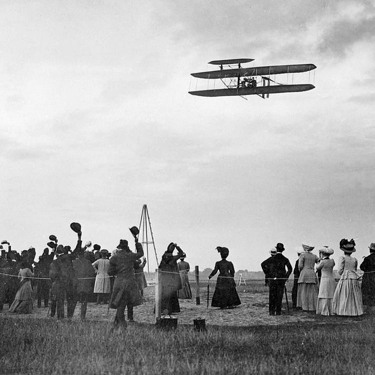 Flugvorführung von Orville Wright auf dem Tempelhofer Feld, Berlin 1909.
