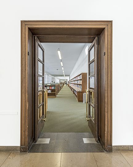Eingang Bibliothek