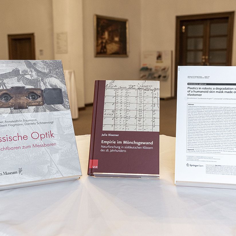 Drei Bücher