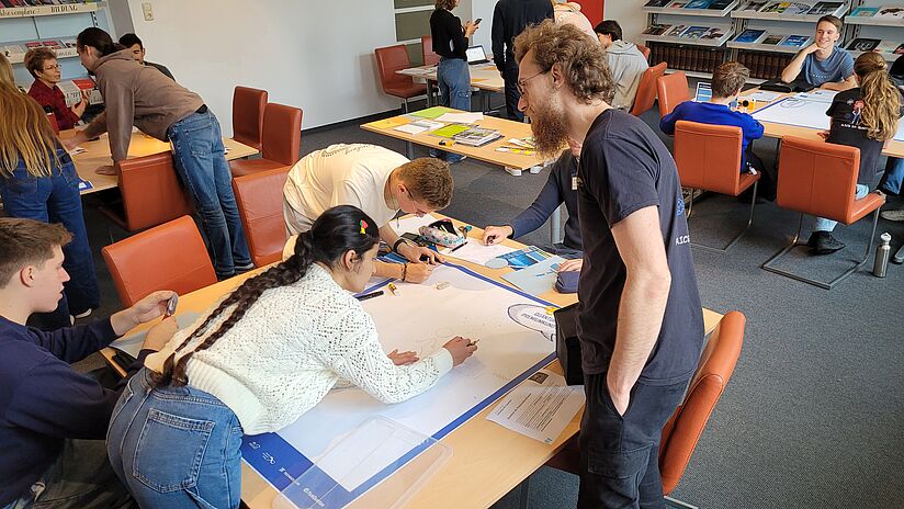 Studierende bei der Arbeit