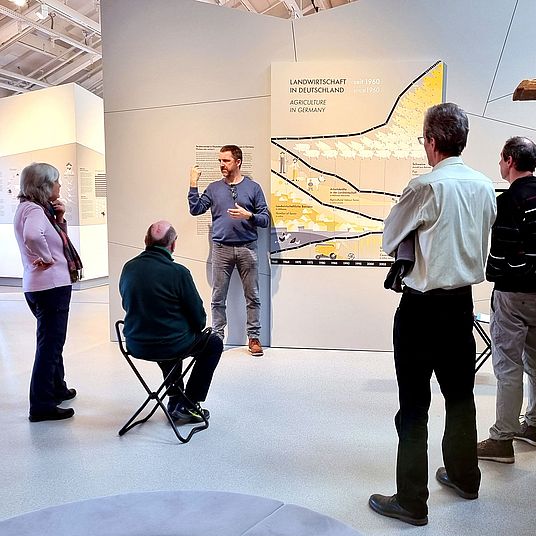 zu den Führungen in Gebärdensprache