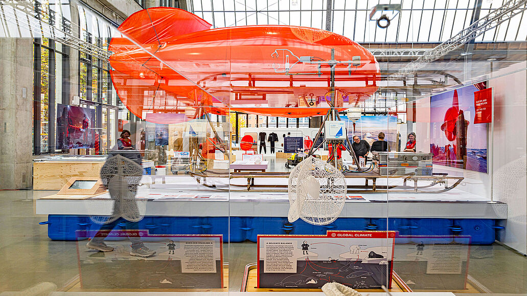 zur Sonderausstellung "Dünnes Eis"