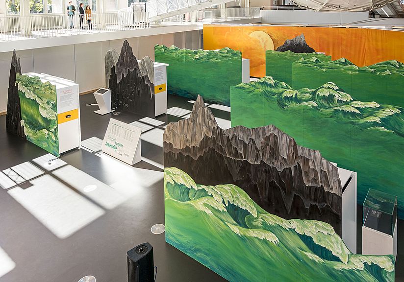 Blick in die Sonderausstellung "Simpel komplex lebendig" im Deutschen Museum.