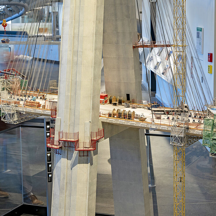 Detailaufnahme Modell "Baustelle der Normandiebrücke".