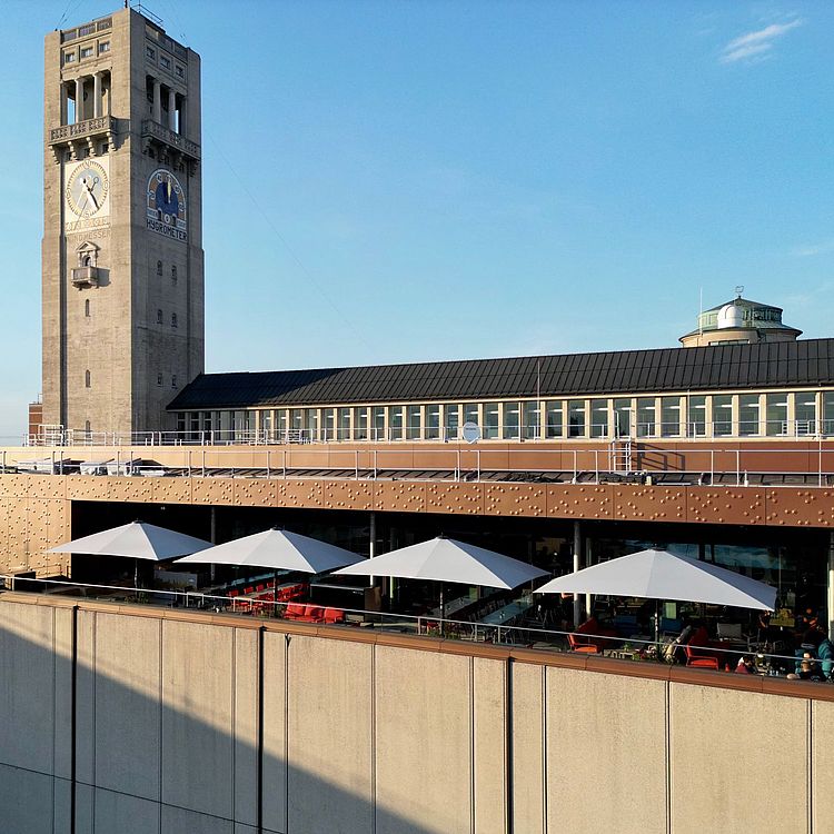 Dachterrassen-Restaurant und Café "Frau im Mond" im Deutschen Museum.