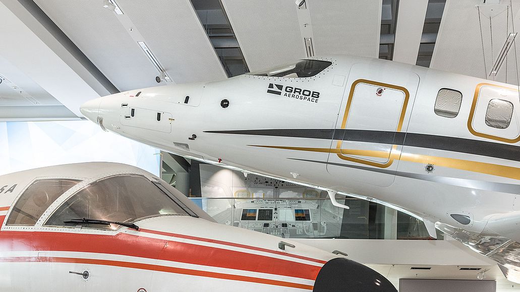 Grob und Hansajet in der Ausstellung Moderne Luftfahrt.