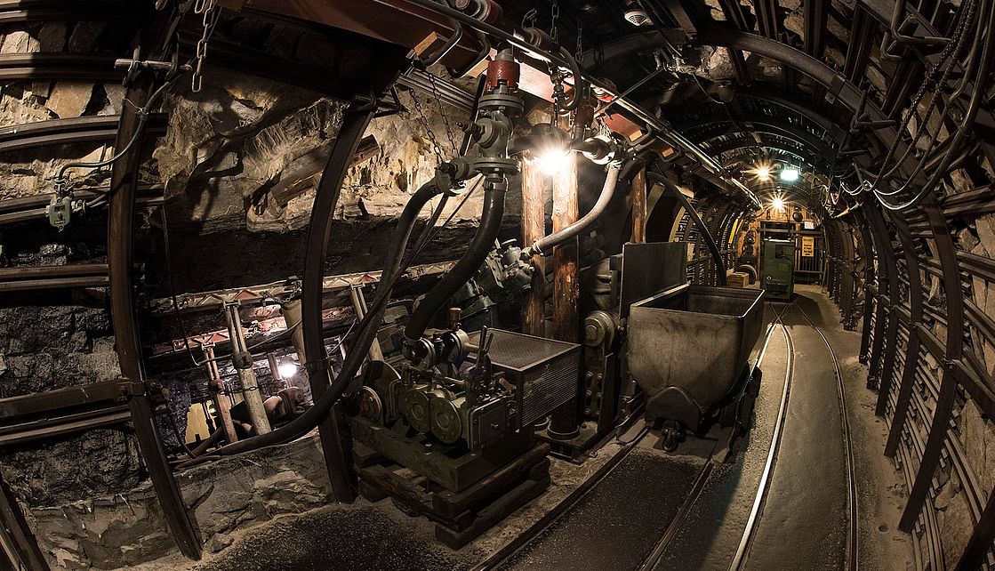 Abbau in halbsteiler Lagerung.