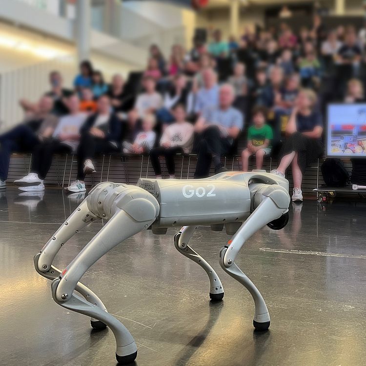 Go2-„Hund“ während einer Science Show im Deutschen Museum