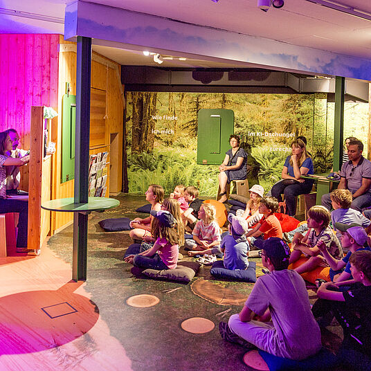 Kiosk der Erlebnis- und Erfahrungsraum für Kinder und Familien zur Digitalisierung und KI