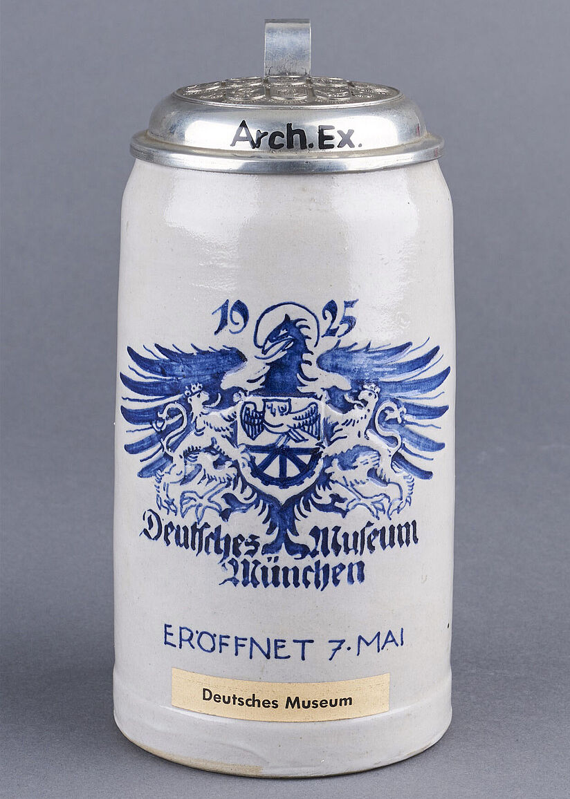 Jubiläums-Maßkrug "7. Mai 1925".
