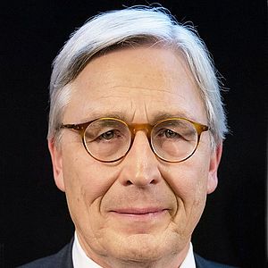 Dr. Axel Cronauer