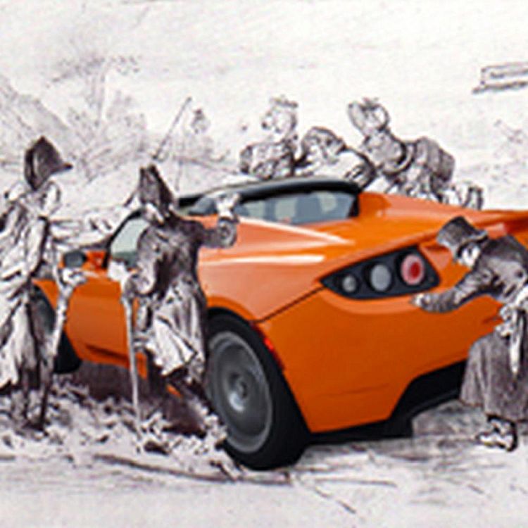 Ein modernes Auto steht im Mittelpunkt einer schwarz-weißen Szene, die an das frühe 19. Jahrhundert erinnert. Umgeben von Menschen in historischer Kleidung, wirkt das Auto wie ein Fremdkörper aus einer anderen Zeit.