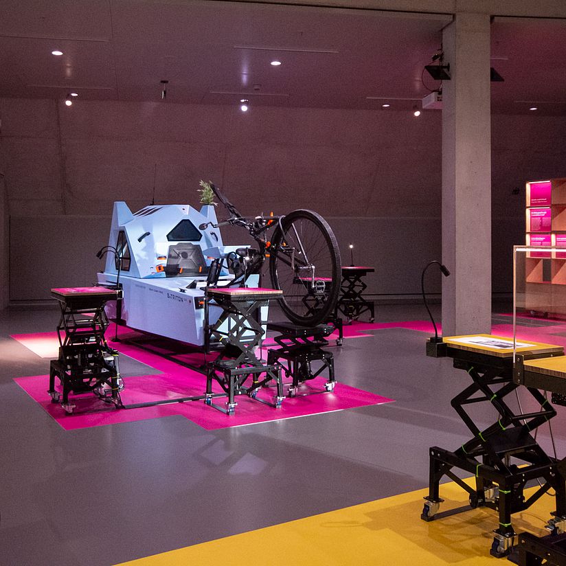 Prototypensonderschau im Zukunftsmuseum.