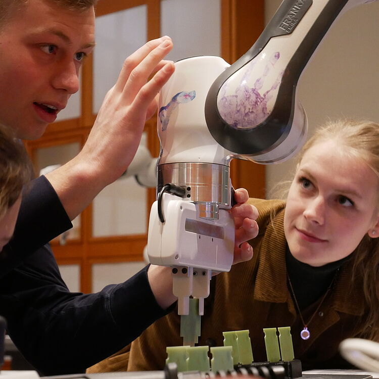 Projekt Geriatronik Roboterarm 