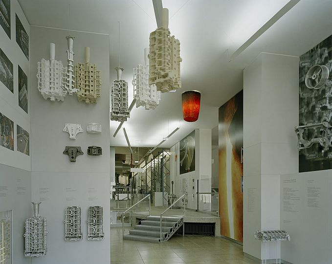 Blick in den Bereich "Modernes Gießen" in der Metalle-Ausstellung.