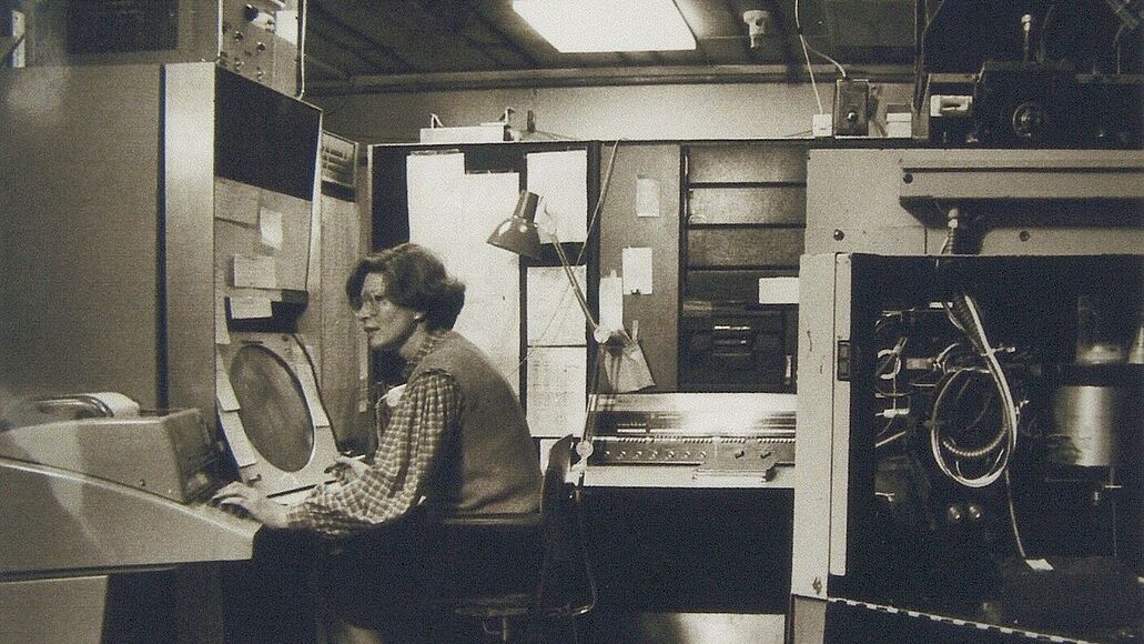 Menschen am Computer in den 50er Jahren