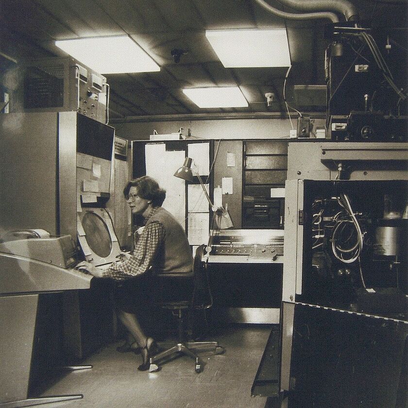 Menschen am Computer in den 50er Jahren