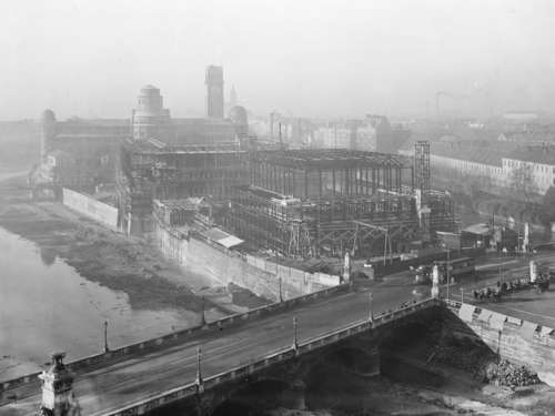 Blick auf die Baustelle des Kongresssaalgebäudes im Jahr 1929.