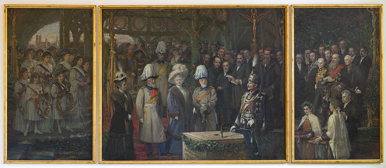 Grundsteinlegung für den Neubau des Deutschen Museums durch Kaiser Wilhelm II., Gemälde von Georg Waltenberger, 1916. Die dekorierten Herrschaften im Vordergrund sind (von rechts) Kaiser Wilhelm II., Prinz Ludwig von Bayern, Kaiserin Augusta Viktoria, Prinzregent Luitpold, Prinzessin Therese von Bayern. Leicht links hinter Wilhelm II. steht Oskar von Miller. 