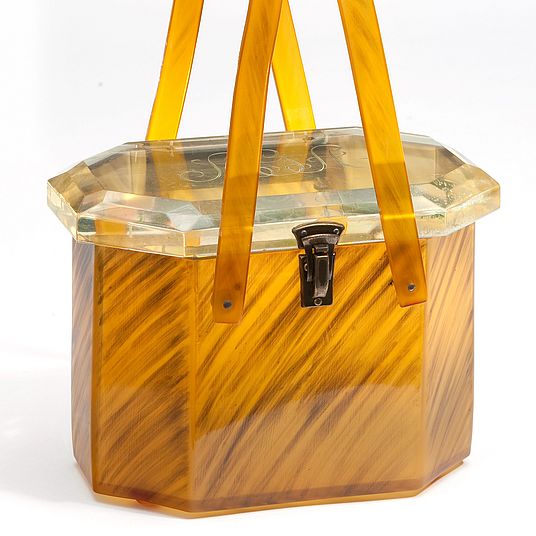 Beautycase aus Plexiglas.