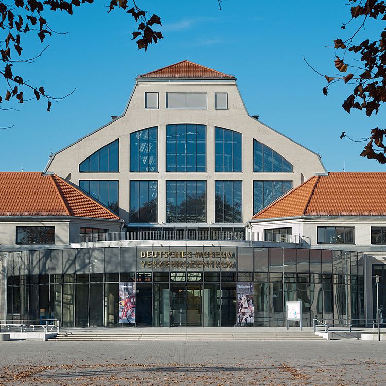 Ansicht Haupteingang Verkehrszentrum.