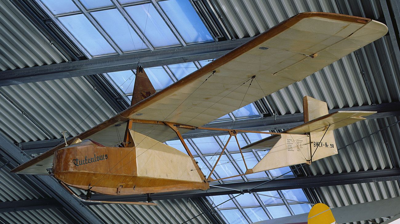 Segelflugzeug Schulgleiter SG 38 in der Flugwerft Schleißheim.